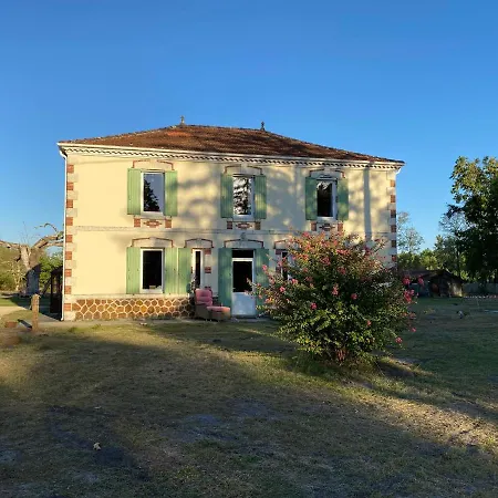 Chambre D'hote Lo Saunei Aux Lesmaisonsdeshoussats Couette-café
