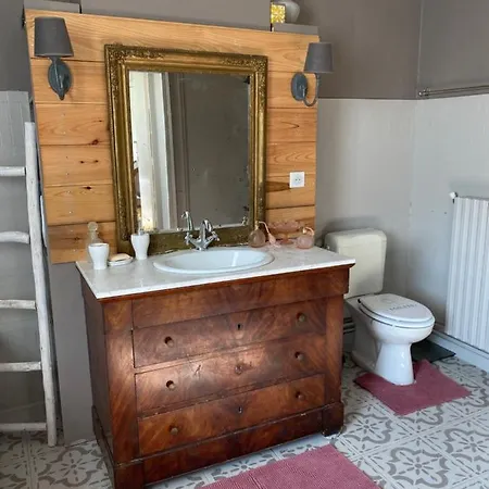 Chambre D'hote Lo Saunei Aux Lesmaisonsdeshoussats فندق مبيت وإفطار